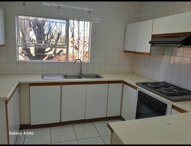 2 BEDROOM TOWNHOUSE FOR SALE IN BRUMA